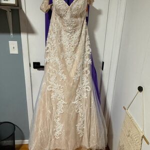 Dave & Johnny Cream Lace Formal Dress